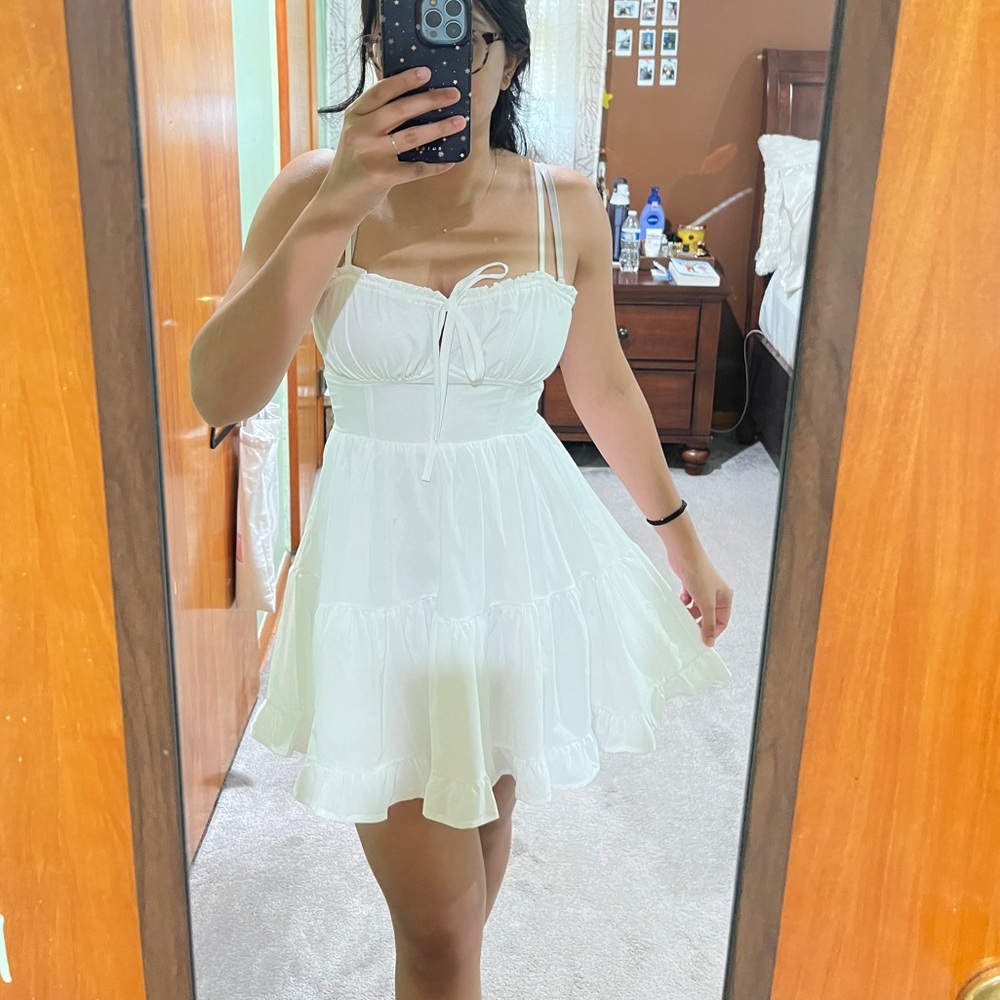 Summery flowy white dress in Size Small (New with tags)